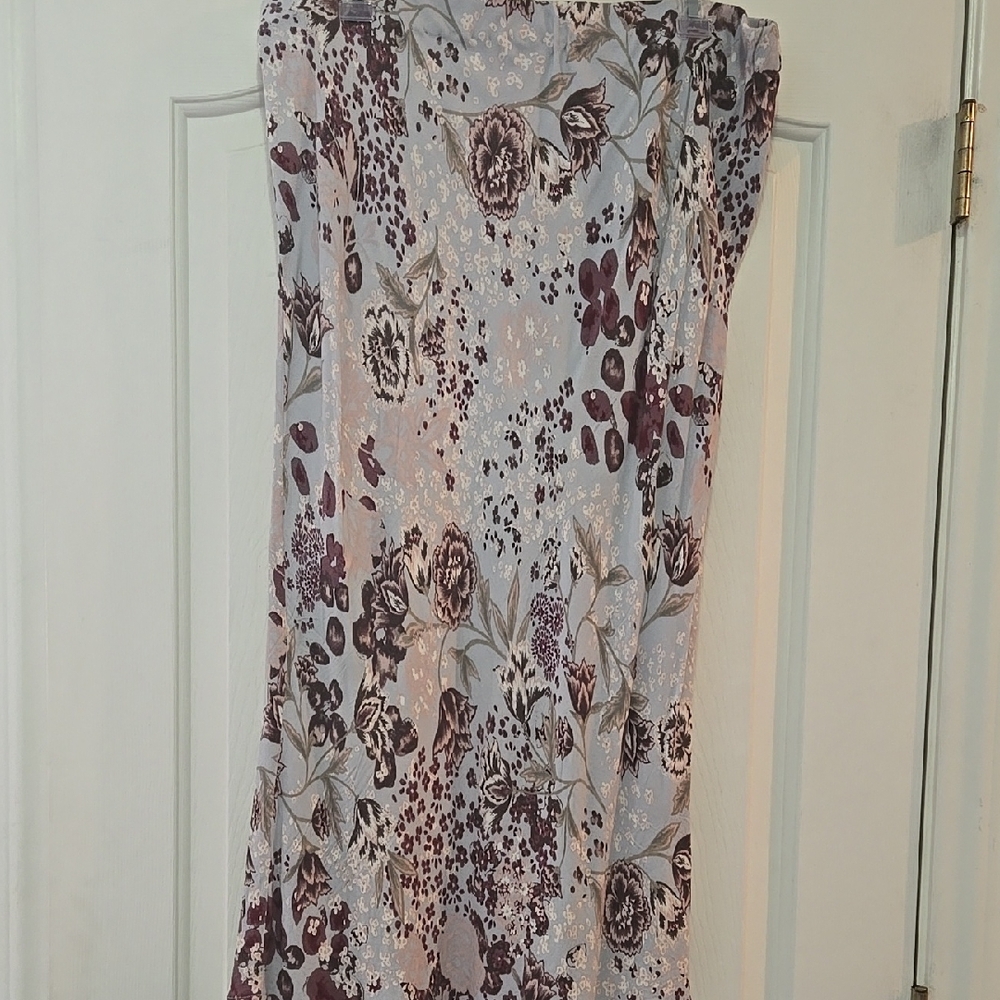 Multicolored Midi Pencil Skirt for Resort Wear - Picture 2 of 3